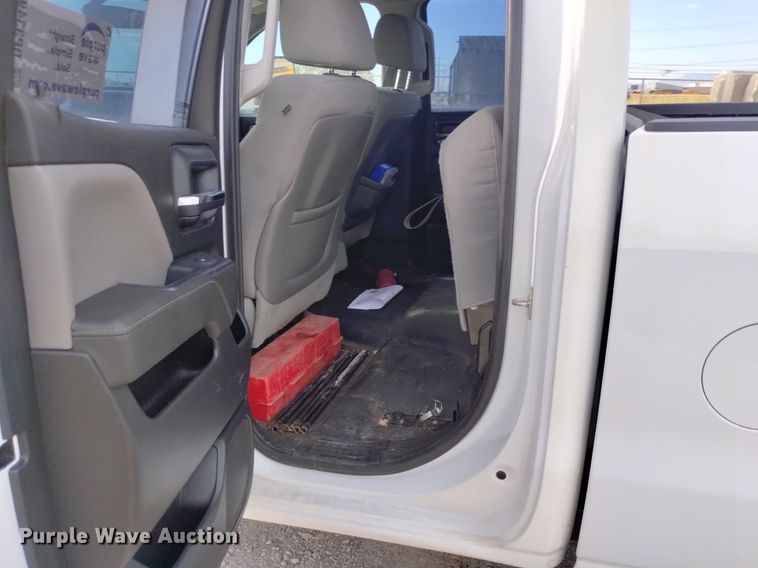 image for item DP3349 2015 Chevrolet Silverado 2500HD  Double Cab pickup truck