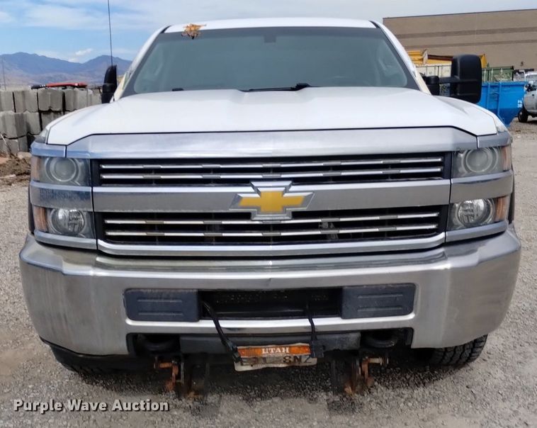 image for item DP3350 2015 Chevrolet Silverado 2500HD  Double Cab utility bed pickup truck