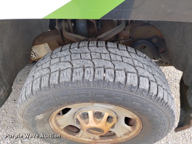 image for item DP3350 2015 Chevrolet Silverado 2500HD  Double Cab utility bed pickup truck