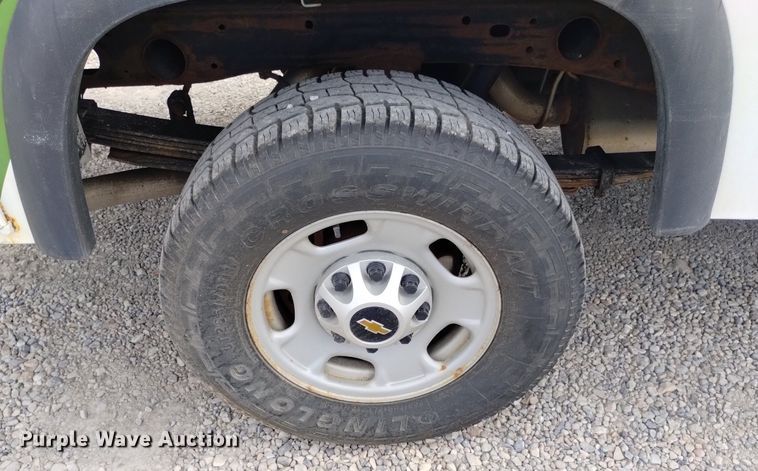 image for item DP3350 2015 Chevrolet Silverado 2500HD  Double Cab utility bed pickup truck