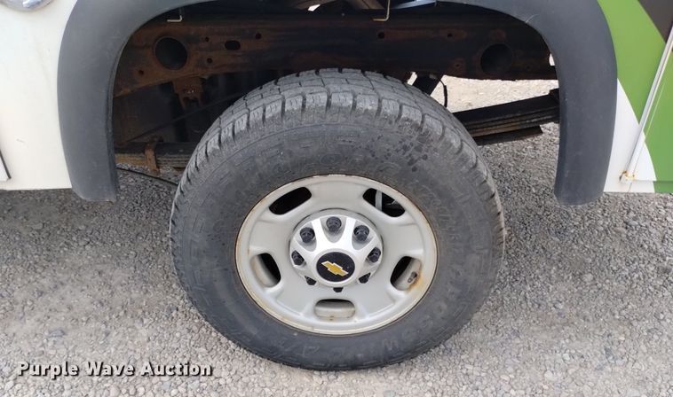 image for item DP3350 2015 Chevrolet Silverado 2500HD  Double Cab utility bed pickup truck