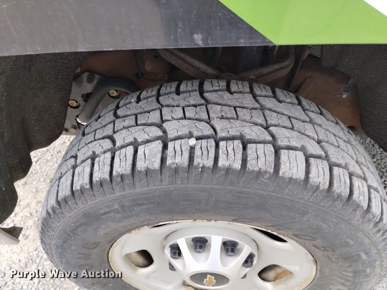 image for item DP3350 2015 Chevrolet Silverado 2500HD  Double Cab utility bed pickup truck