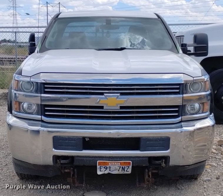 image for item DP3355 2015 Chevrolet Silverado 2500HD  Double Cab pickup truck