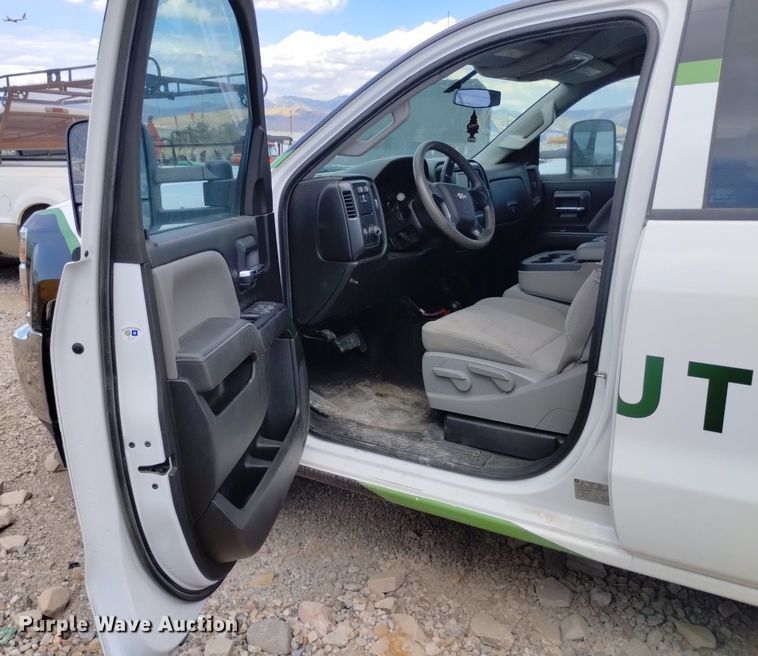 image for item DP3355 2015 Chevrolet Silverado 2500HD  Double Cab pickup truck