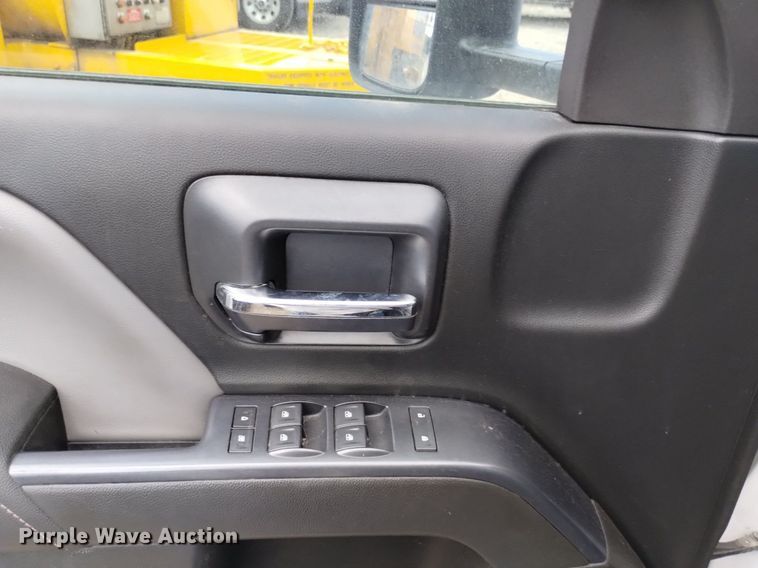 image for item DP3355 2015 Chevrolet Silverado 2500HD  Double Cab pickup truck