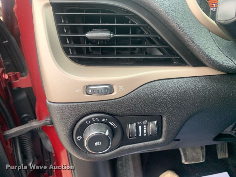 image for item DP8756 2017 Jeep Cherokee  SUV