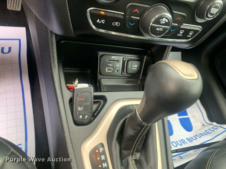 image for item DP8756 2017 Jeep Cherokee  SUV