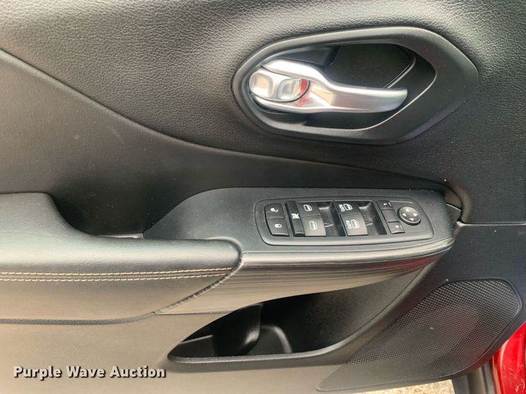 image for item DP8756 2017 Jeep Cherokee  SUV