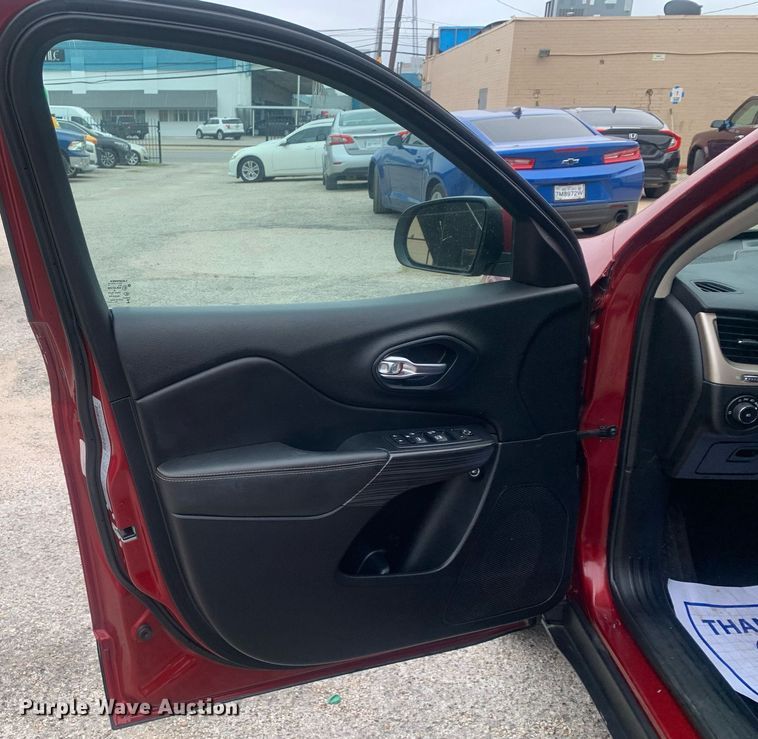 image for item DP8756 2017 Jeep Cherokee  SUV