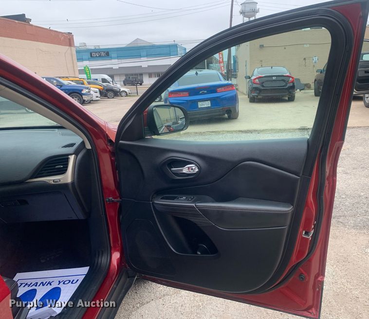 image for item DP8756 2017 Jeep Cherokee  SUV