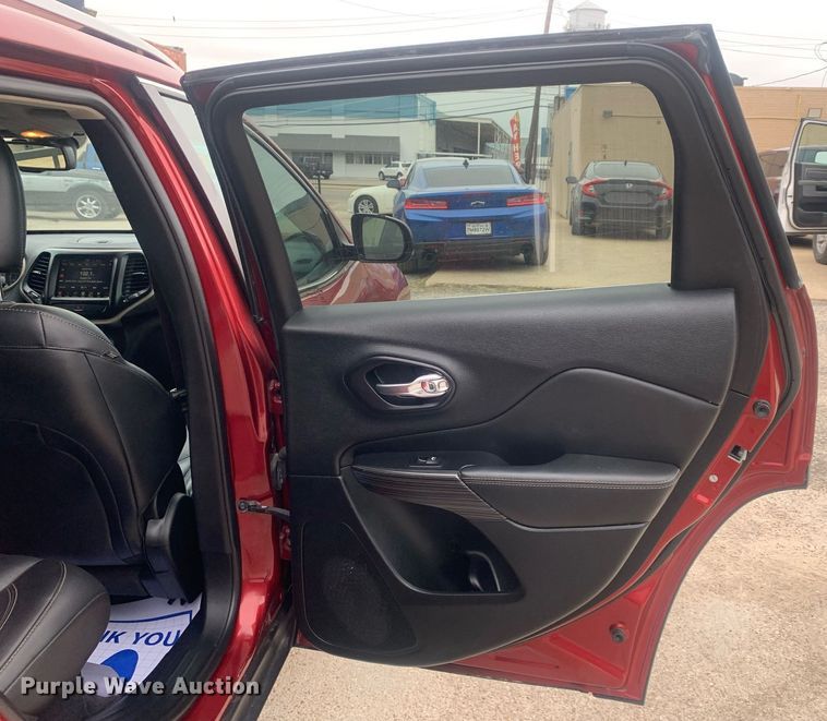 image for item DP8756 2017 Jeep Cherokee  SUV