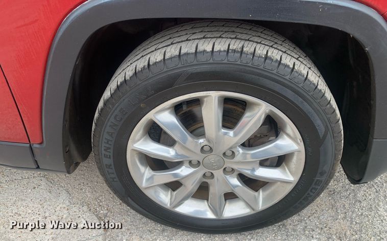 image for item DP8756 2017 Jeep Cherokee  SUV