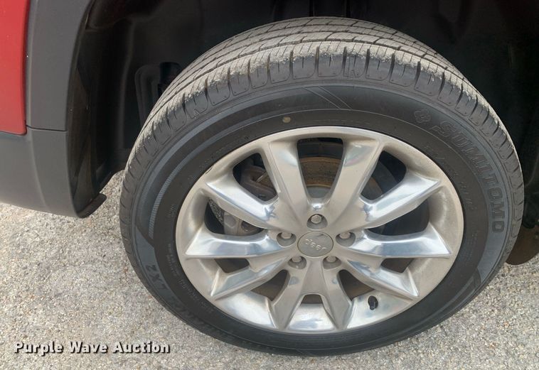 image for item DP8756 2017 Jeep Cherokee  SUV