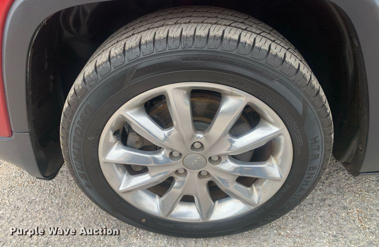 image for item DP8756 2017 Jeep Cherokee  SUV