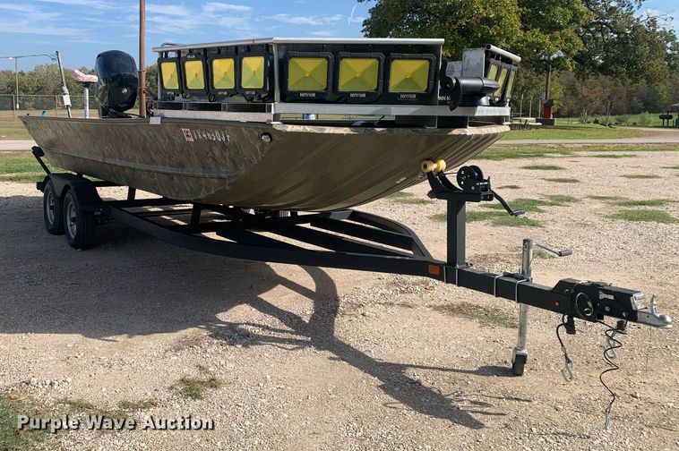 image for item DP8760 2020 Tracker 2072 MVX  boat