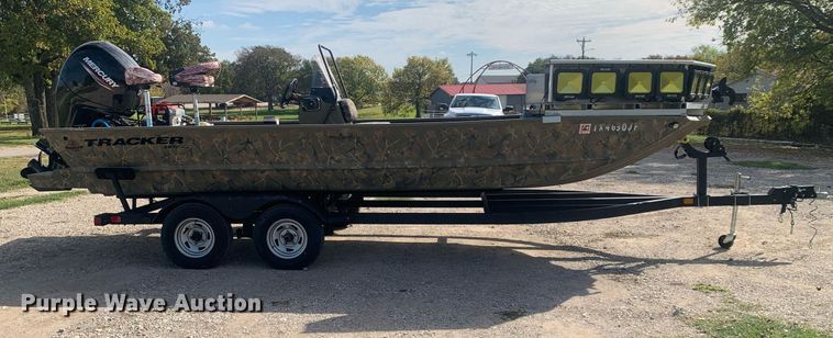 image for item DP8760 2020 Tracker 2072 MVX  boat