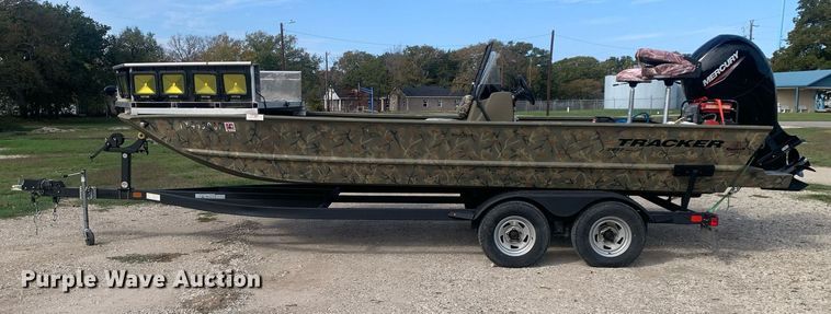 image for item DP8760 2020 Tracker 2072 MVX  boat