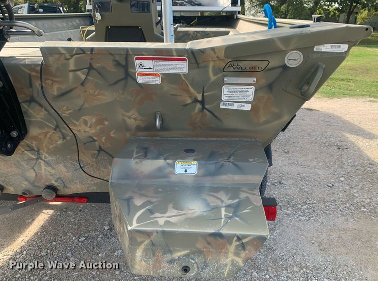 image for item DP8760 2020 Tracker 2072 MVX  boat