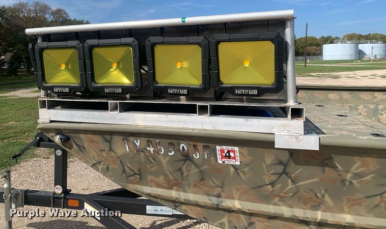 image for item DP8760 2020 Tracker 2072 MVX  boat