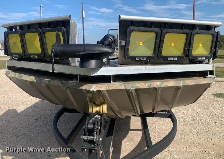 image for item DP8760 2020 Tracker 2072 MVX  boat