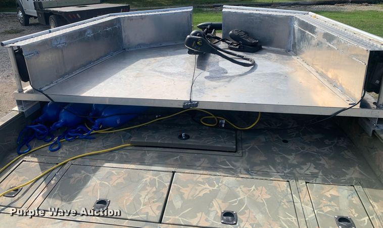 image for item DP8760 2020 Tracker 2072 MVX  boat