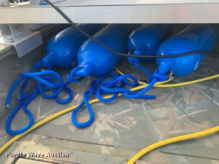 image for item DP8760 2020 Tracker 2072 MVX  boat