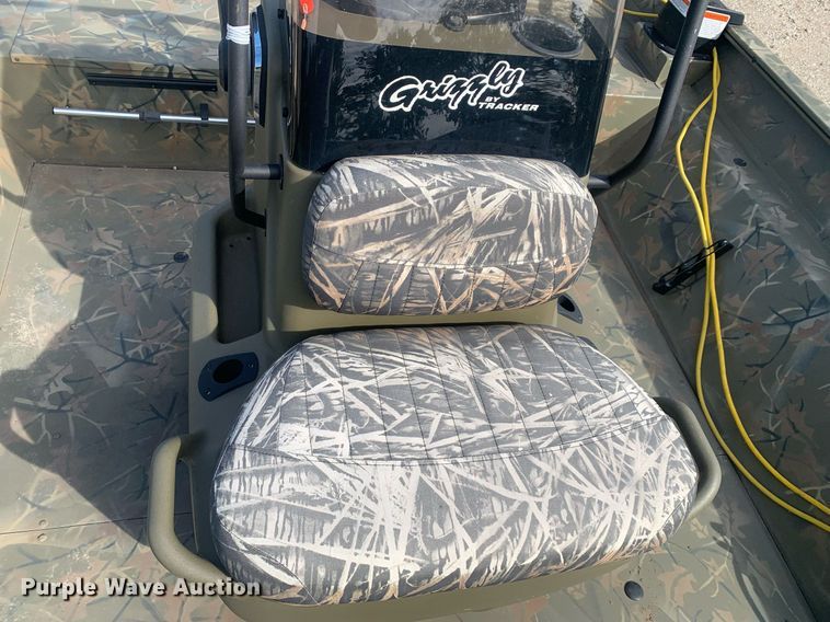 image for item DP8760 2020 Tracker 2072 MVX  boat