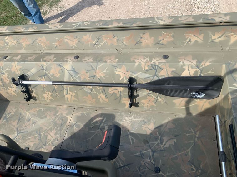 image for item DP8760 2020 Tracker 2072 MVX  boat