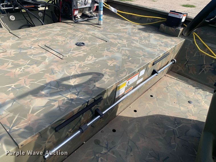 image for item DP8760 2020 Tracker 2072 MVX  boat