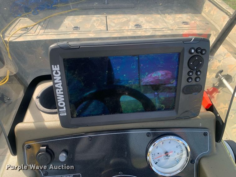 image for item DP8760 2020 Tracker 2072 MVX  boat