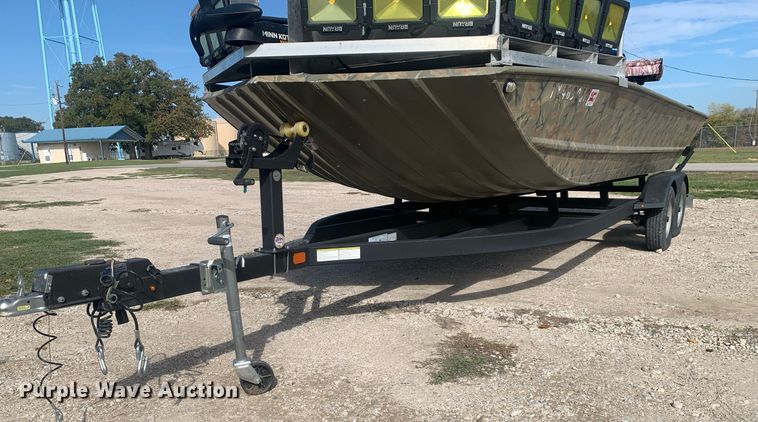 image for item DP8760 2020 Tracker 2072 MVX  boat