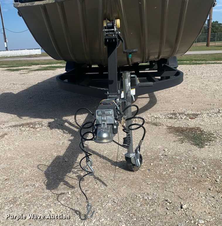 image for item DP8760 2020 Tracker 2072 MVX  boat