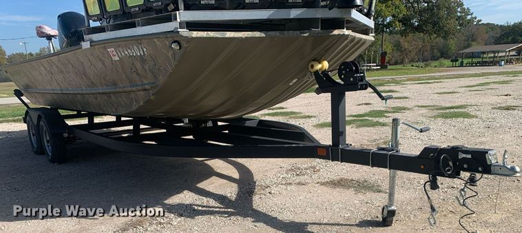 image for item DP8760 2020 Tracker 2072 MVX  boat