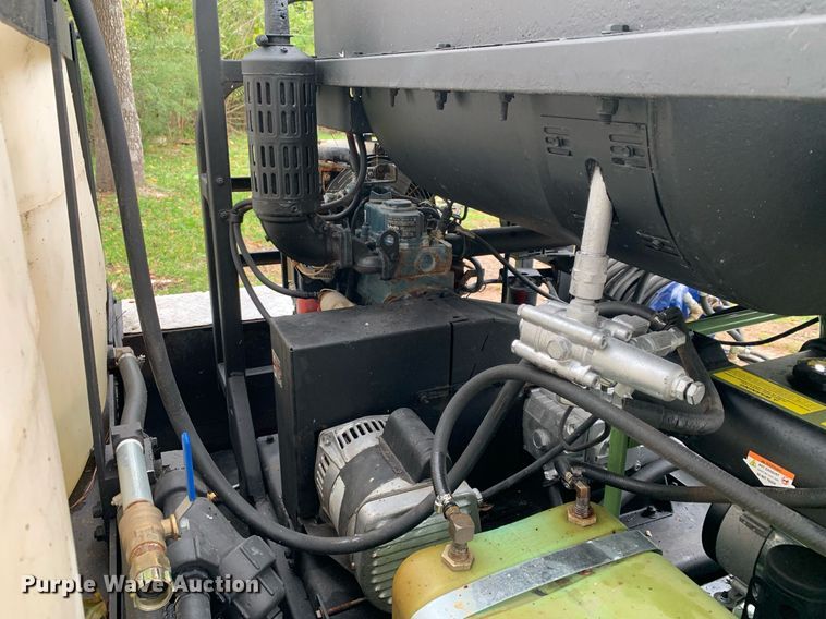 image for item DP8762 2018 Mi-T-M HS-3006-0MDK-UR  hot pressure washer trailer