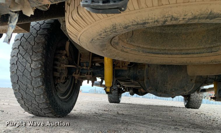 image for item DP8777 2011 Ford F250 Super Duty  utility bed pickup truck