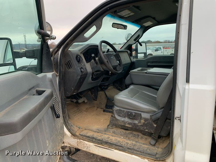 image for item DP8777 2011 Ford F250 Super Duty  utility bed pickup truck