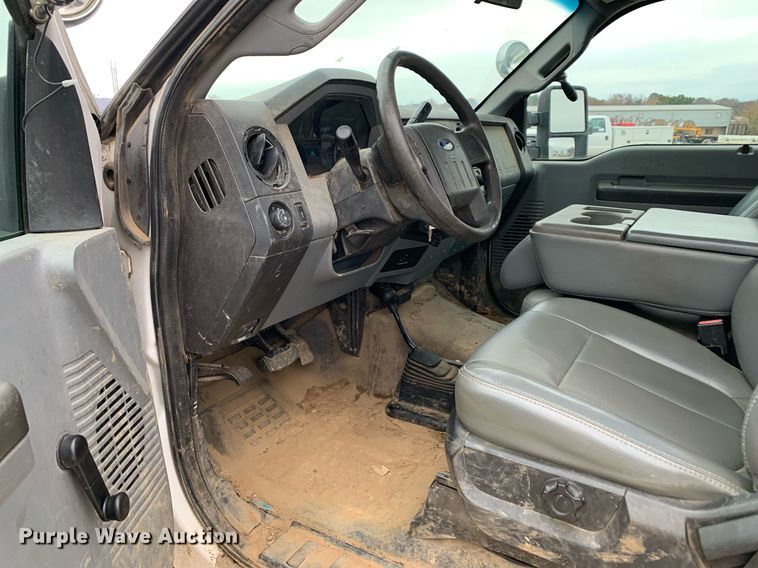 image for item DP8777 2011 Ford F250 Super Duty  utility bed pickup truck