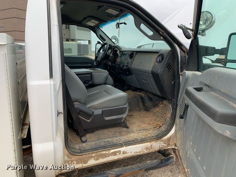 image for item DP8777 2011 Ford F250 Super Duty  utility bed pickup truck