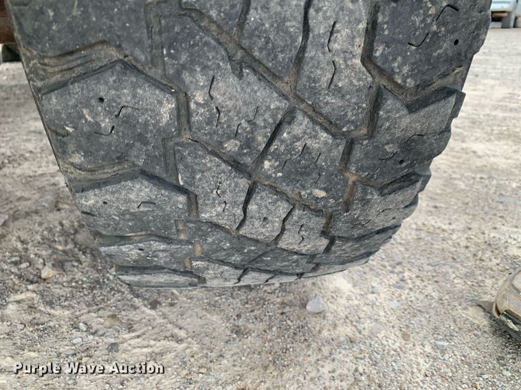 image for item DP8777 2011 Ford F250 Super Duty  utility bed pickup truck