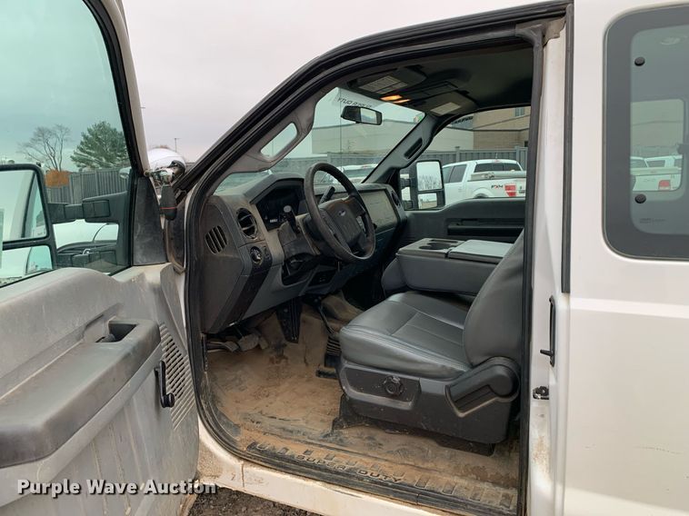 image for item DP8778 2013 Ford F250 Super Duty  SuperCab utility bed pickup truck