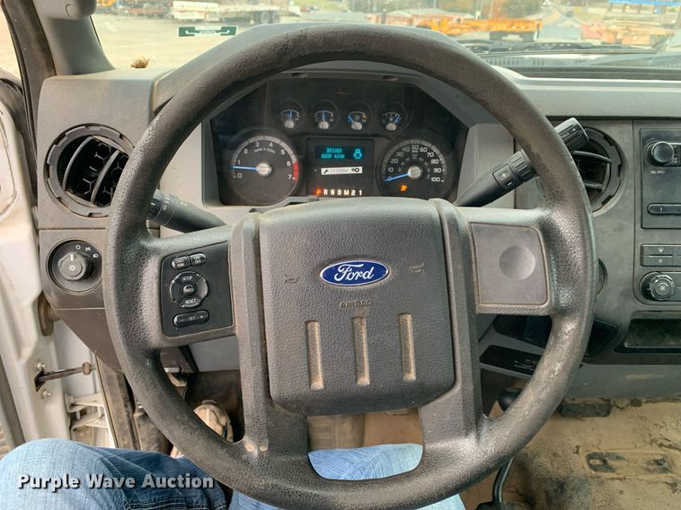 image for item DP8779 2016 Ford F250 Super Duty  utility bed pickup truck