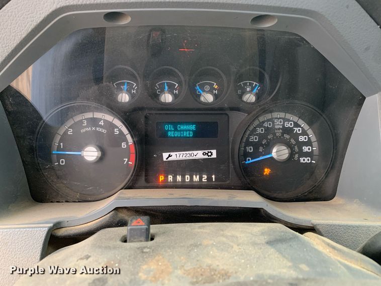 image for item DP8779 2016 Ford F250 Super Duty  utility bed pickup truck