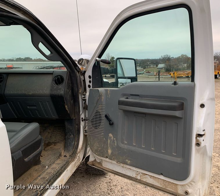 image for item DP8779 2016 Ford F250 Super Duty  utility bed pickup truck