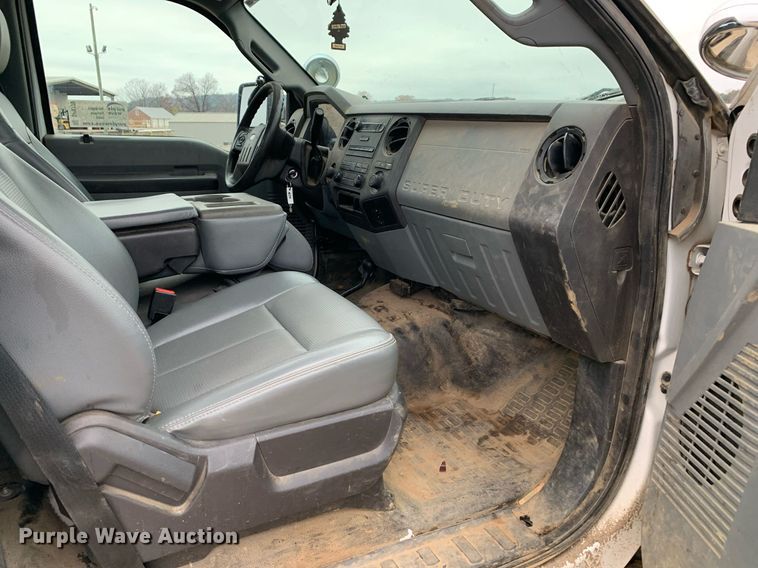 image for item DP8779 2016 Ford F250 Super Duty  utility bed pickup truck