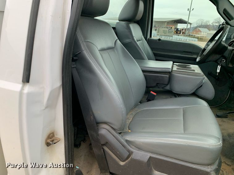 image for item DP8779 2016 Ford F250 Super Duty  utility bed pickup truck