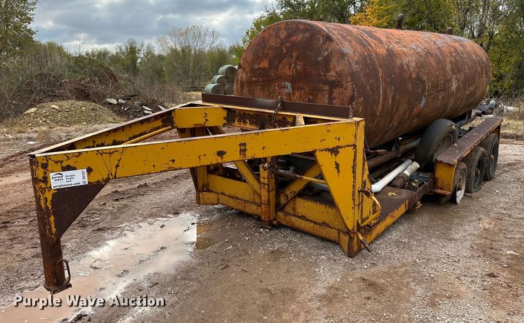 image for item DQ1527 Equipment trailer