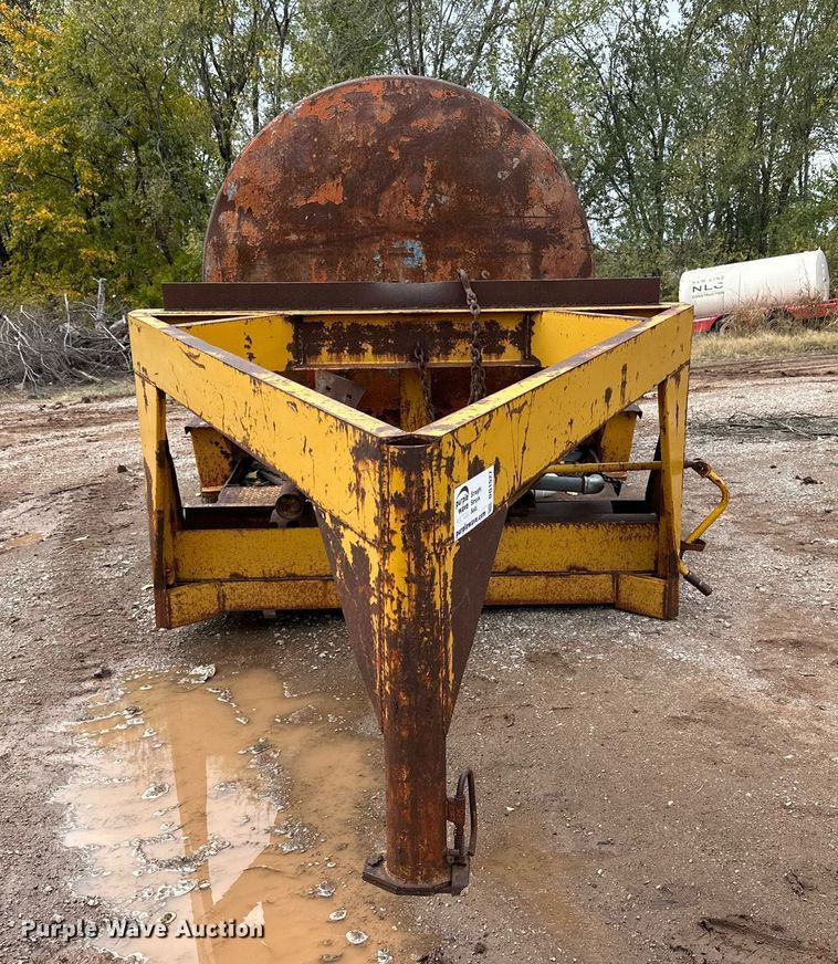 image for item DQ1527 Equipment trailer