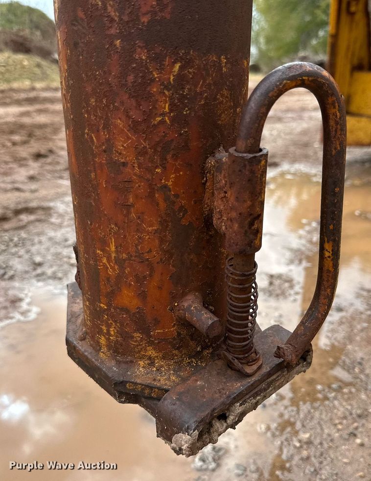 image for item DQ1527 Equipment trailer