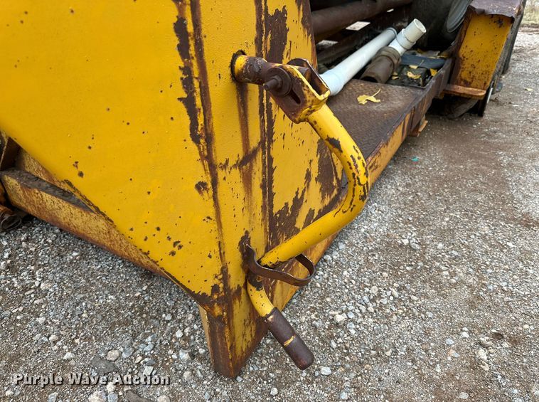 image for item DQ1527 Equipment trailer