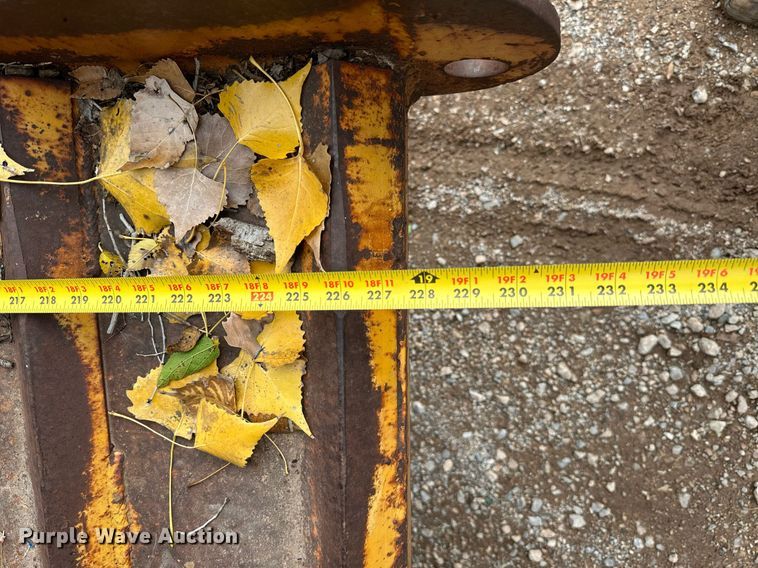 image for item DQ1527 Equipment trailer